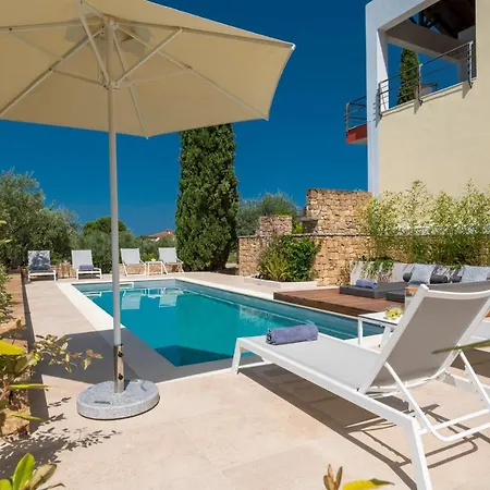 Holiday home Avista